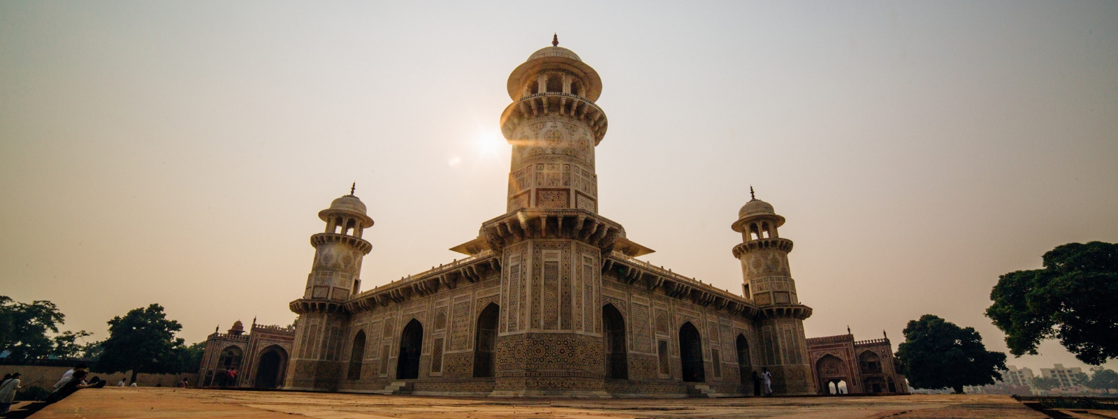Delhi to Agra Bus Service